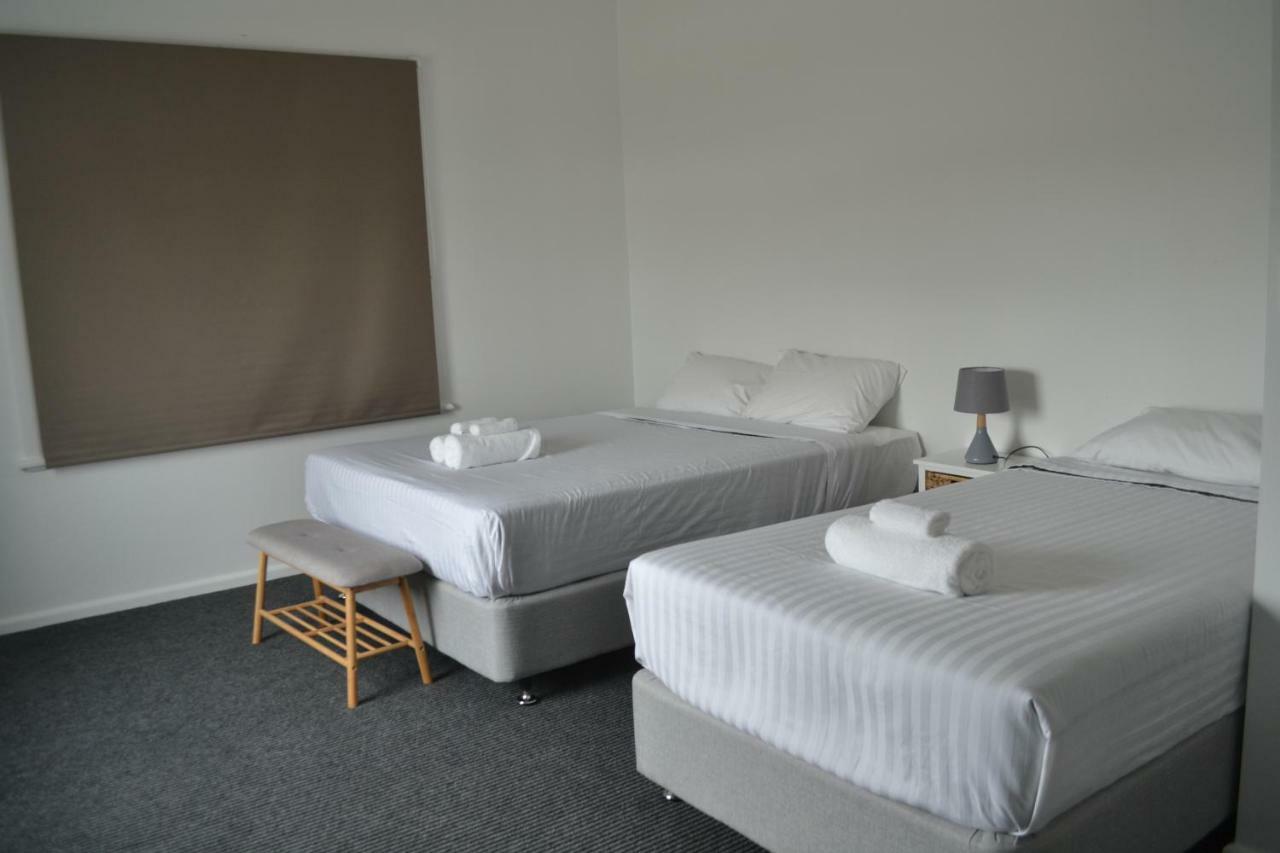 Garden Hotel Dubbo Buitenkant foto
