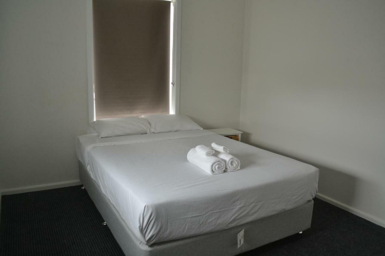 Garden Hotel Dubbo Buitenkant foto