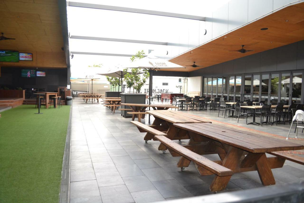 Garden Hotel Dubbo Buitenkant foto