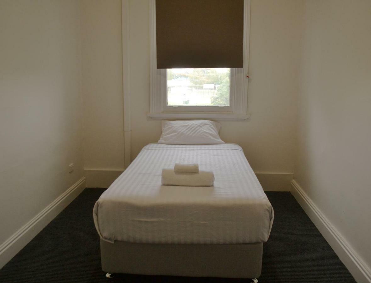 Garden Hotel Dubbo Buitenkant foto