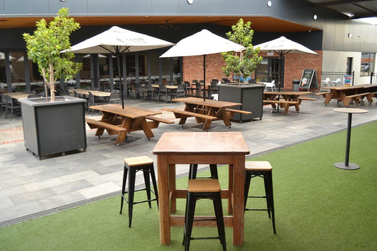 Garden Hotel Dubbo Buitenkant foto